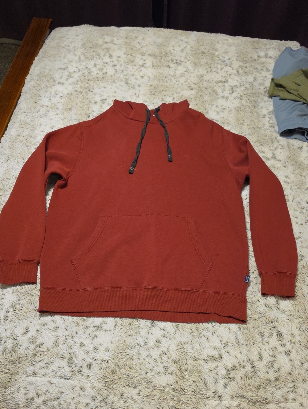 Chaps Men's Hooded Pullover in Rust